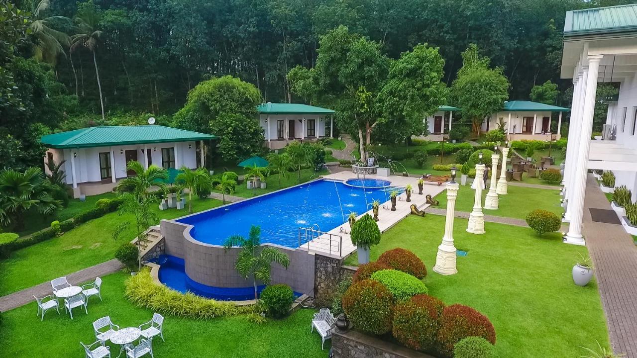 Seethawaka Regency Avissawella Exterior photo