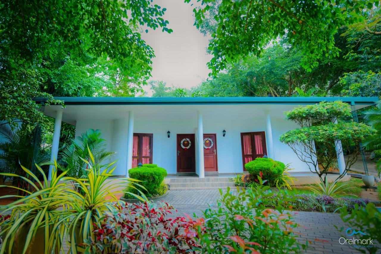 Seethawaka Regency Avissawella Exterior photo